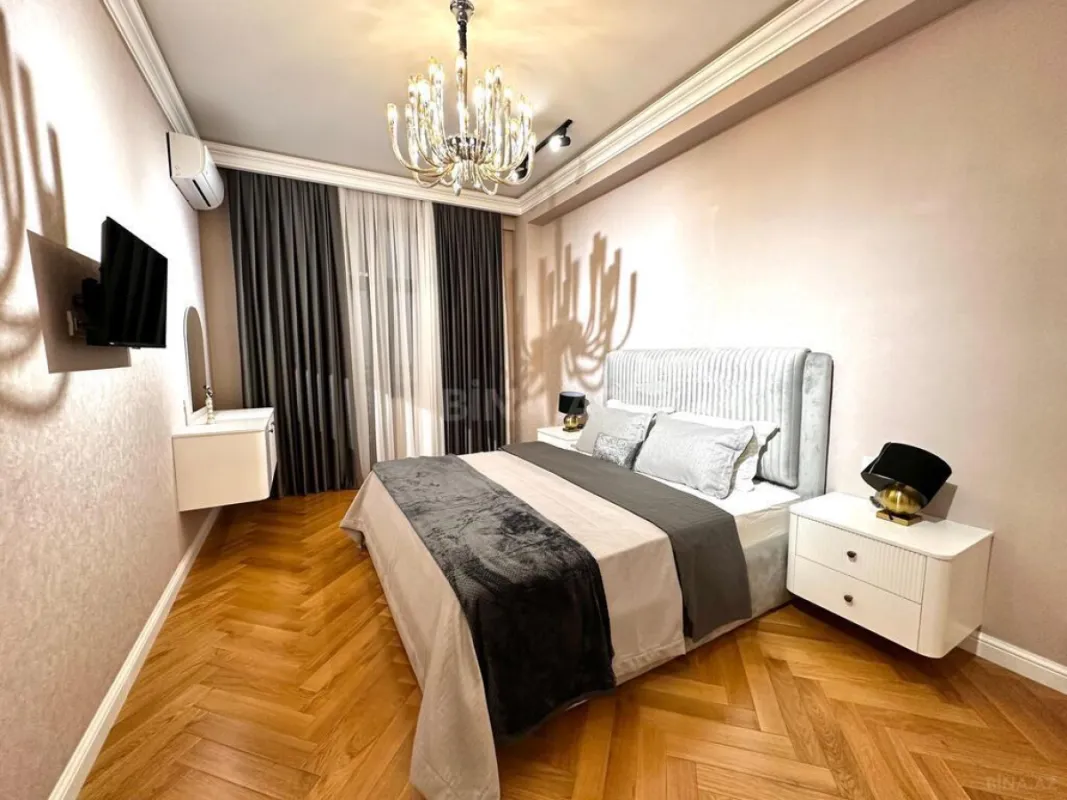 Satılır 3 otaqlı mənzil 150 m²