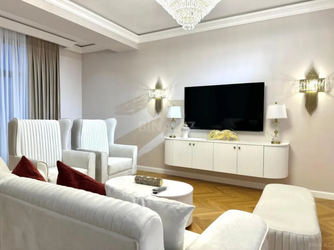 Satılır 3 otaqlı mənzil 150 m²