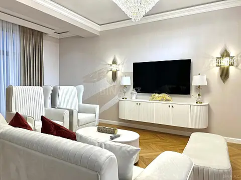 Satılır 3 otaqlı mənzil 150 m²