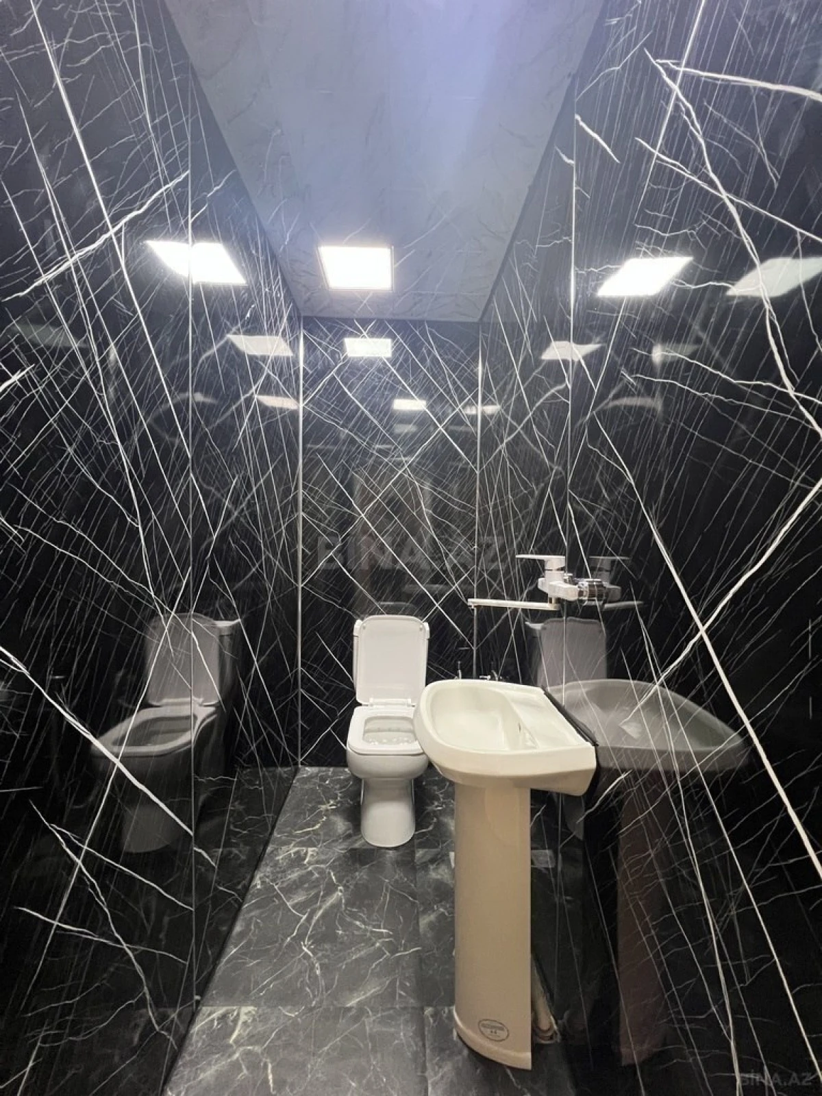 Satılır 2 otaqlı mənzil 90 m²