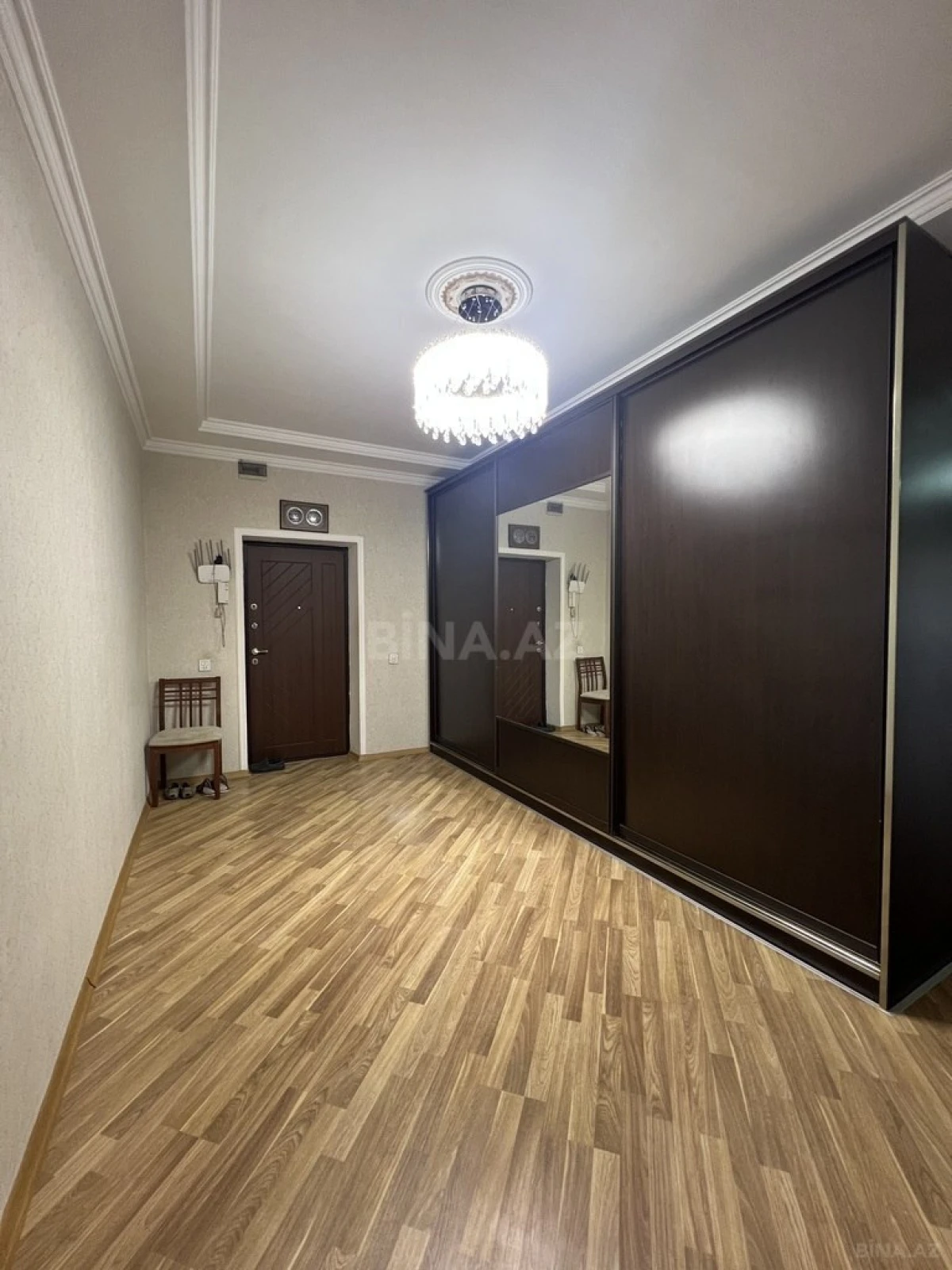 Satılır 2 otaqlı mənzil 90 m²