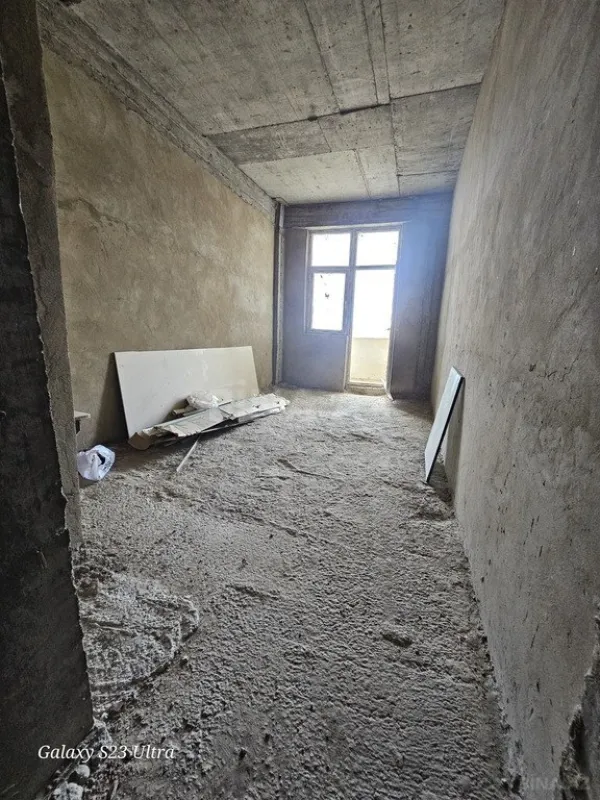 Satılır 2 otaqlı mənzil 85 m²