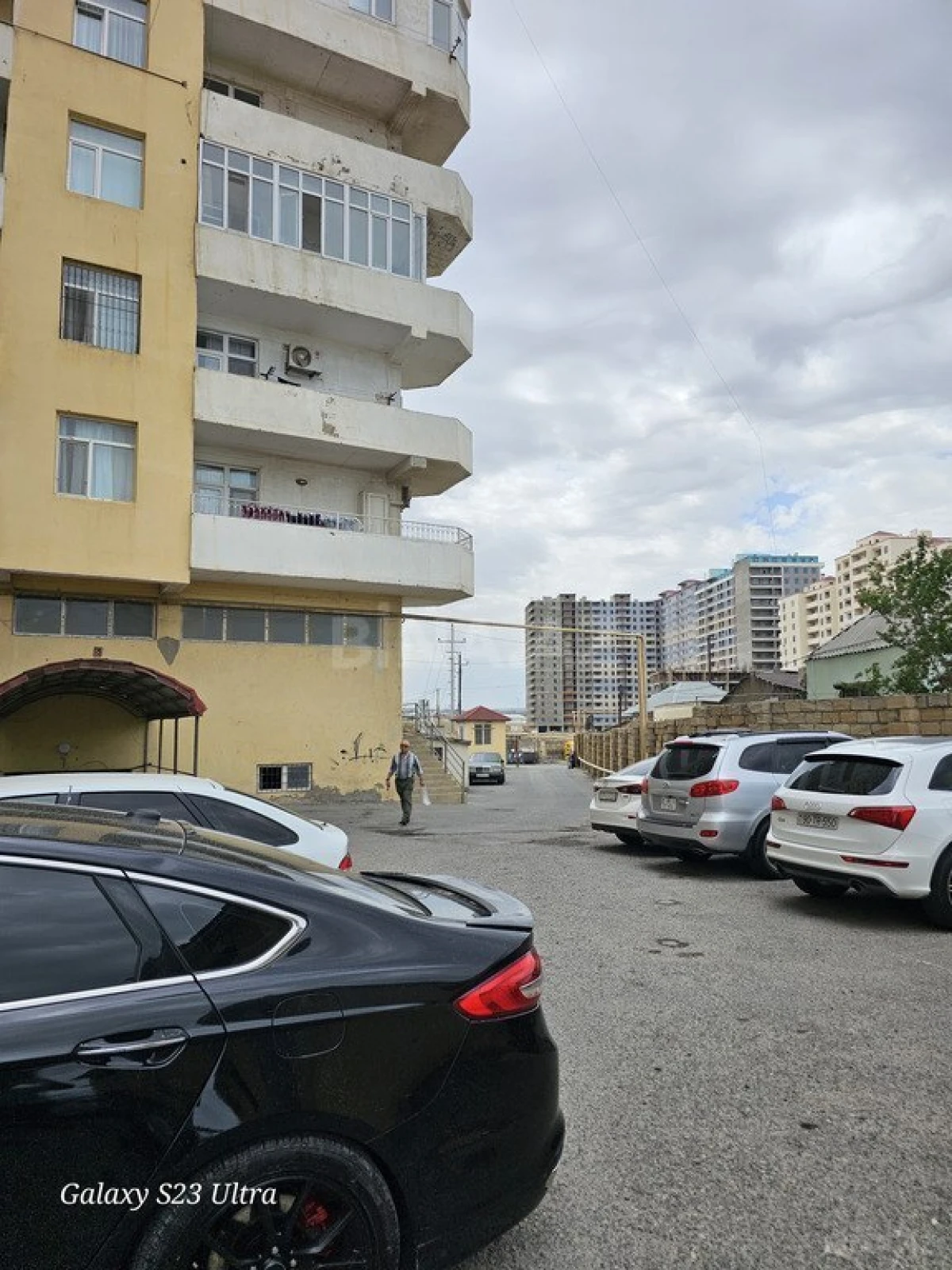 Satılır 2 otaqlı mənzil 85 m²
