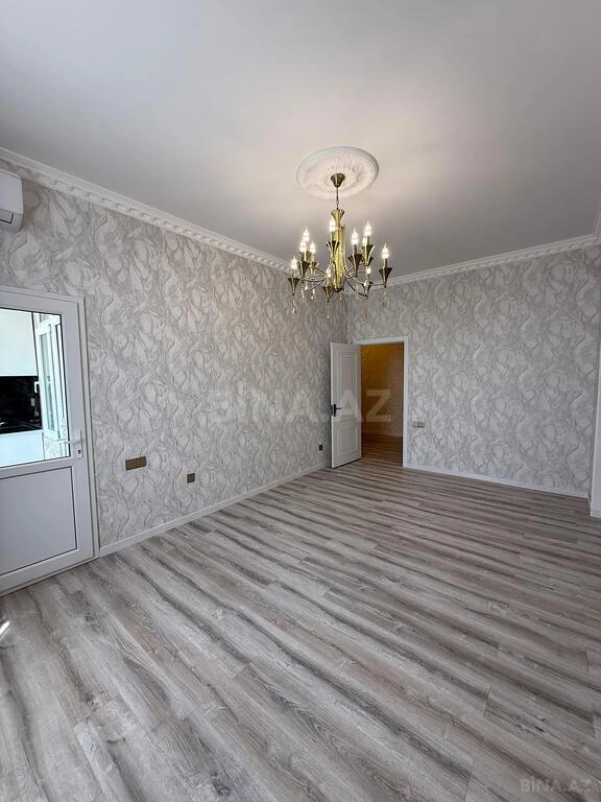Satılır 2 otaqlı mənzil 56 m²