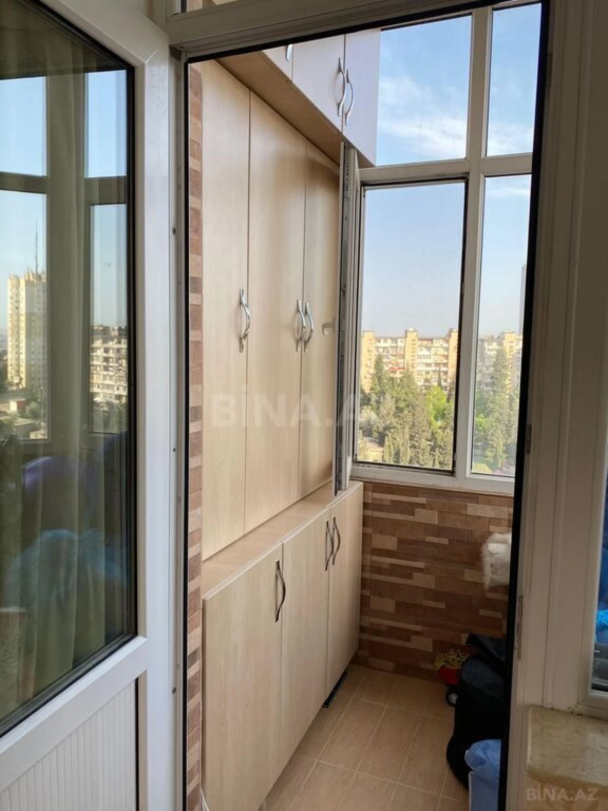Satılır 3 otaqlı mənzil 130 m²