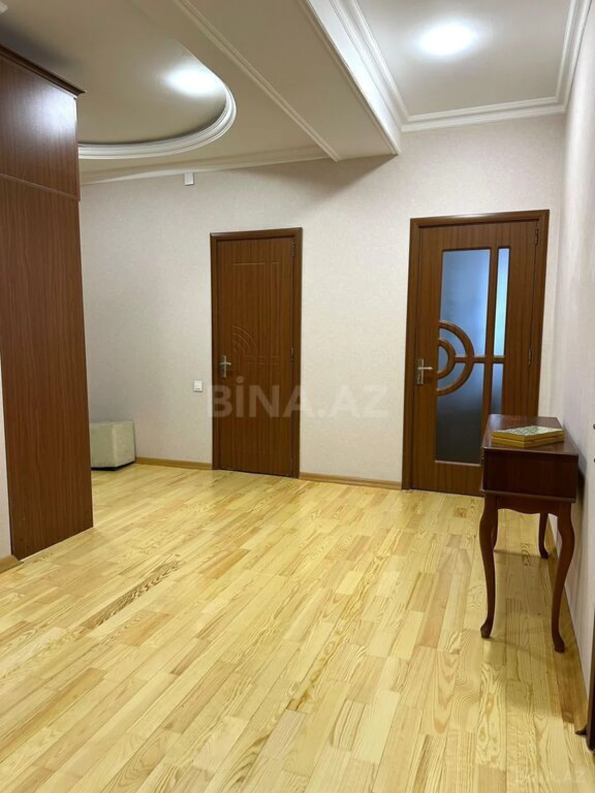 Satılır 3 otaqlı mənzil 130 m²