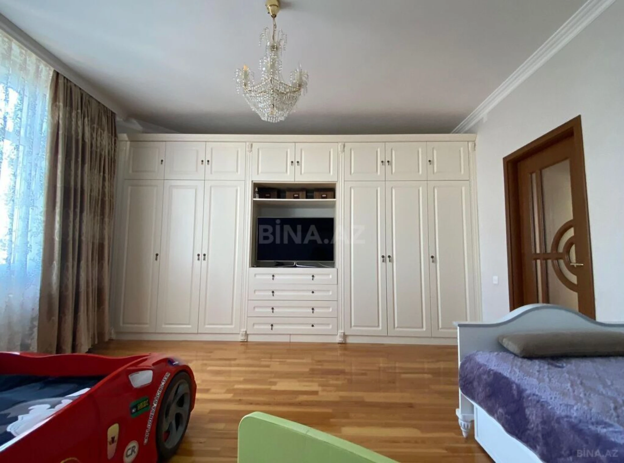 Satılır 3 otaqlı mənzil 130 m²