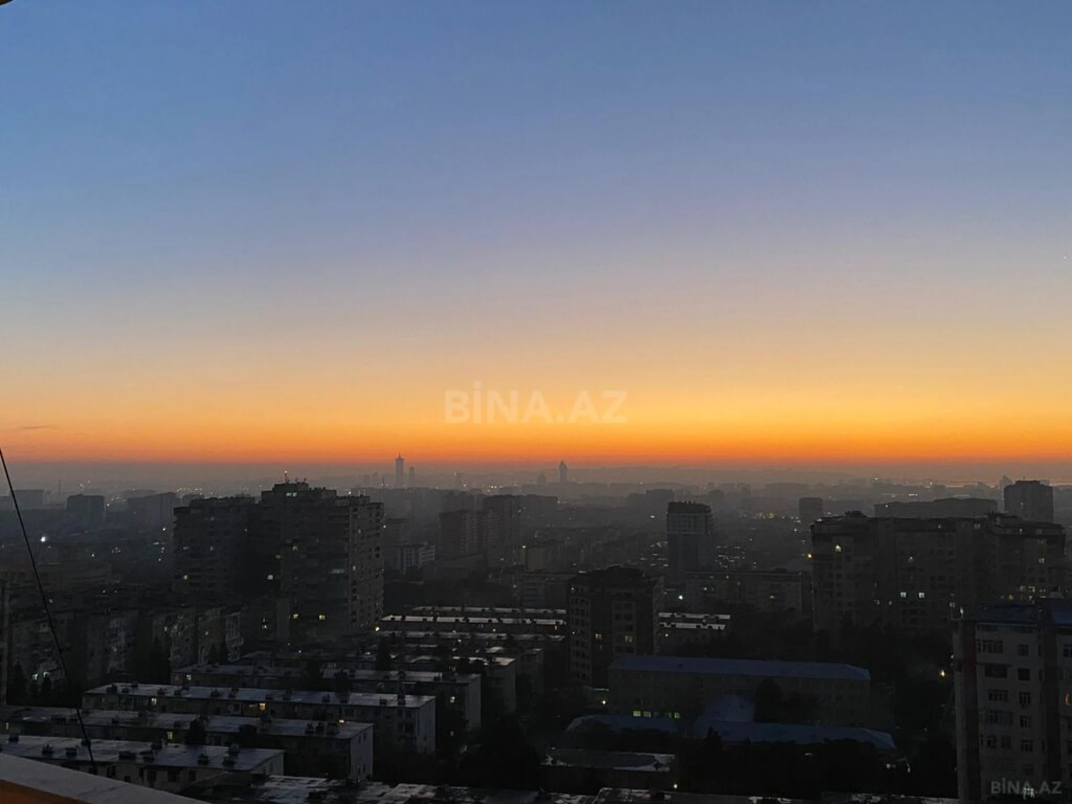 Satılır 3 otaqlı mənzil 130 m²