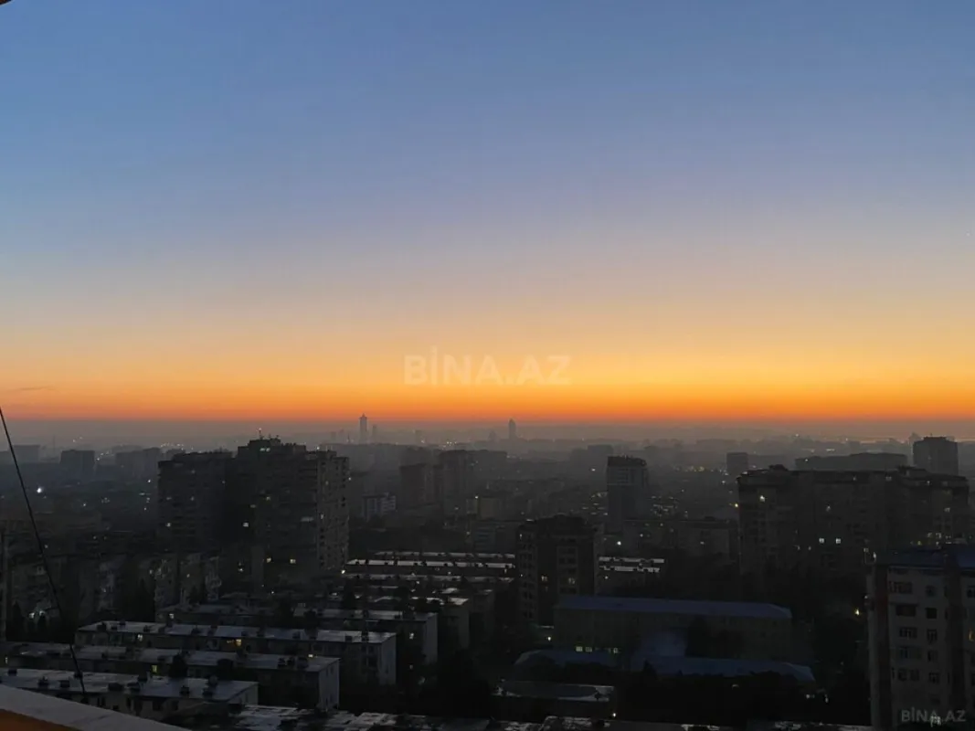 Satılır 3 otaqlı mənzil 130 m²