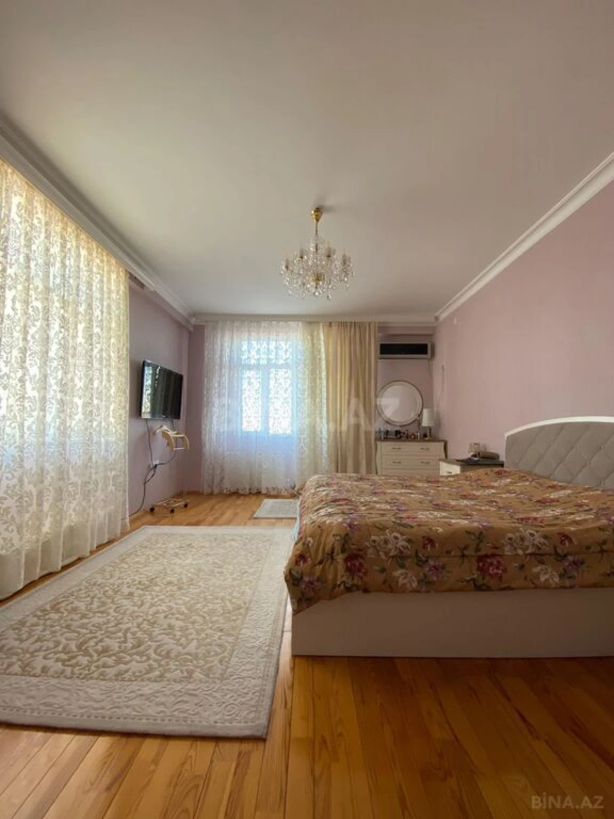 Satılır 3 otaqlı mənzil 130 m²