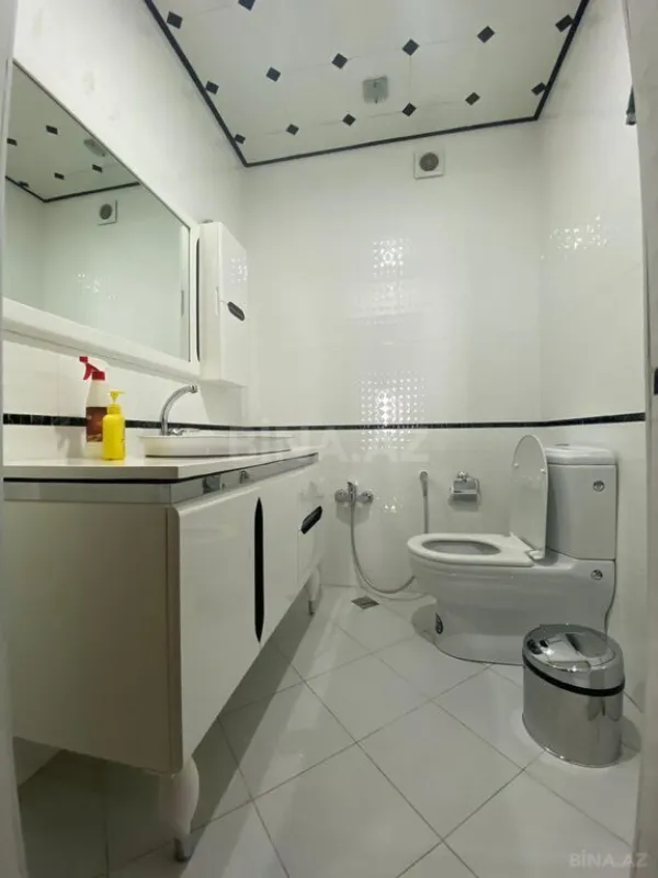 Satılır 3 otaqlı mənzil 130 m²