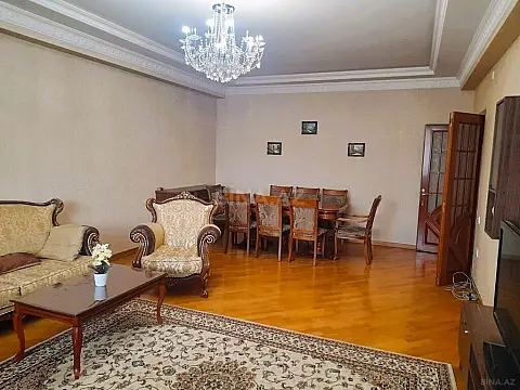 Satılır 4 otaqlı mənzil 170 m²
