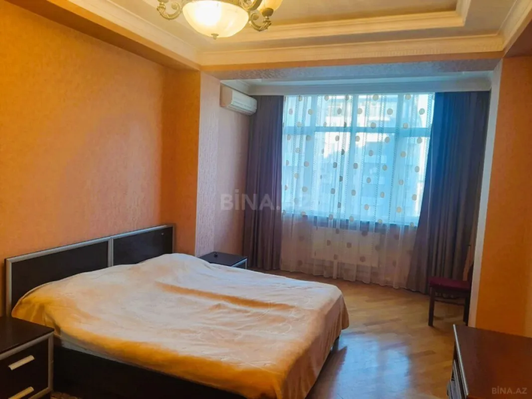 Satılır 4 otaqlı mənzil 170 m²