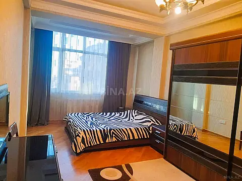 Satılır 4 otaqlı mənzil 170 m²