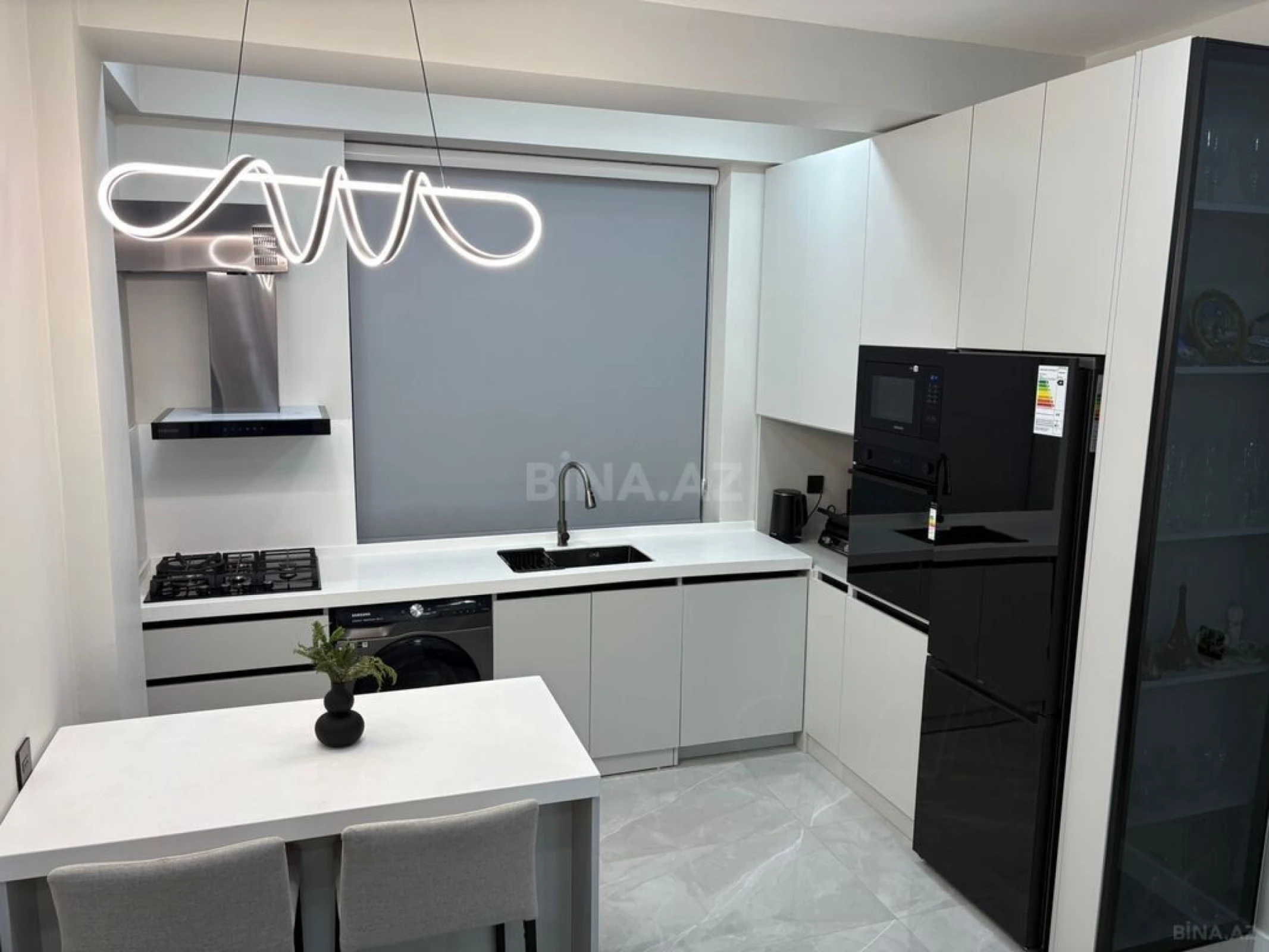 Satılır 2 otaqlı mənzil 63 m²