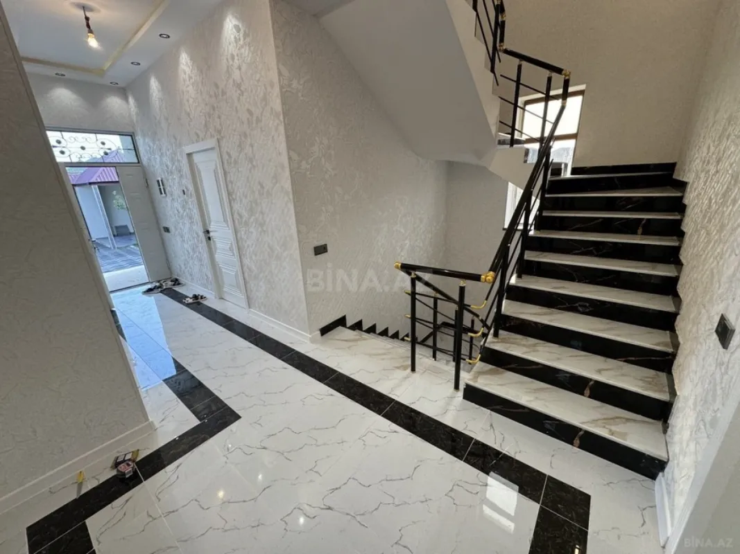 Satılır 6 otaqlı həyət evi 220 m²