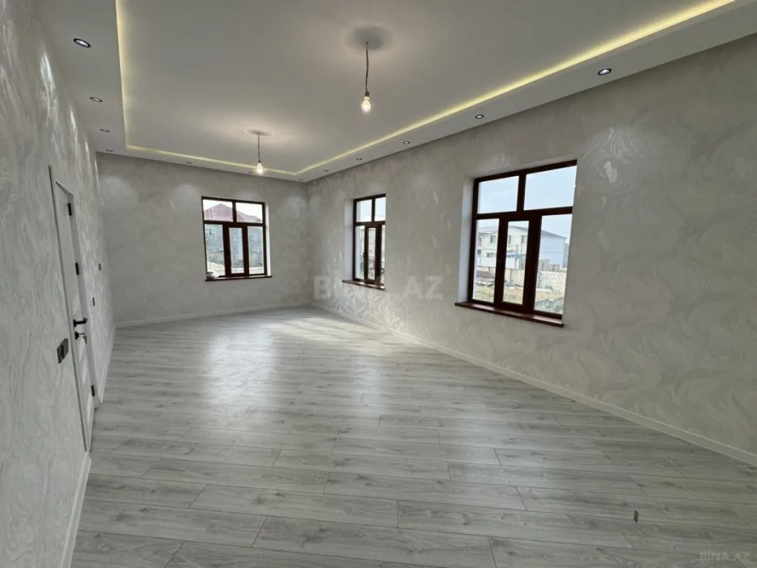 Satılır 6 otaqlı həyət evi 220 m²