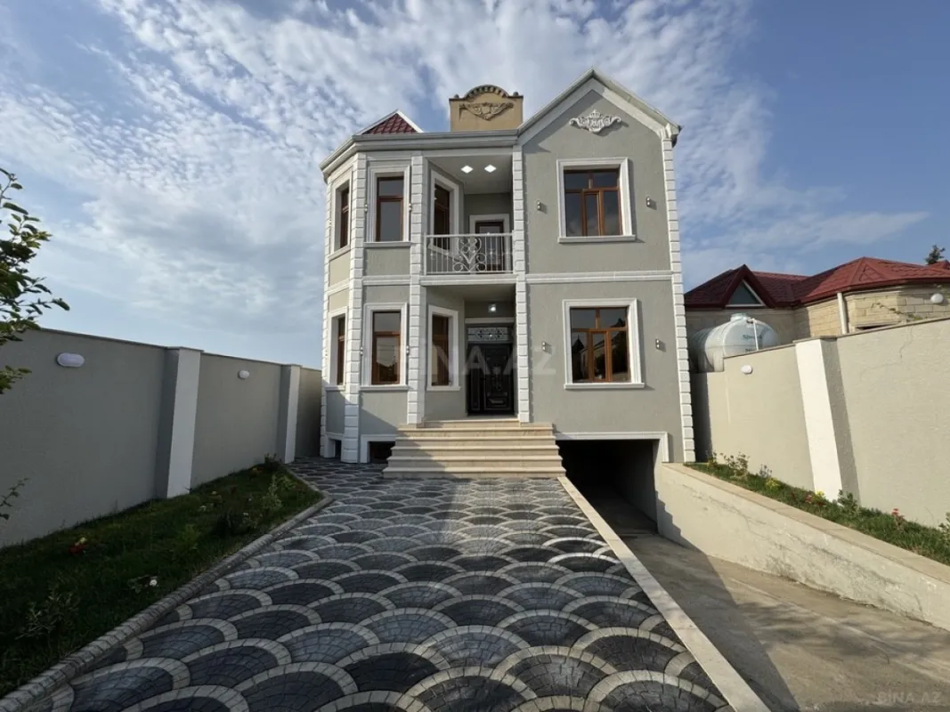 Satılır 6 otaqlı həyət evi 220 m²