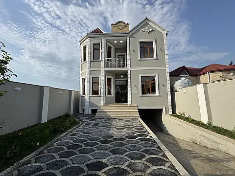 Satılır 6 otaqlı həyət evi 220 m²