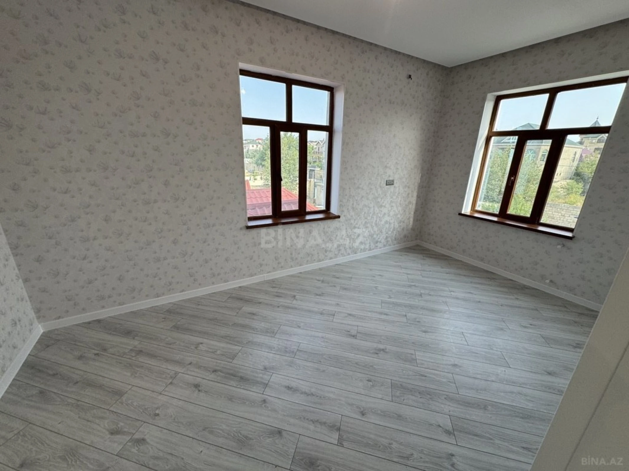 Satılır 6 otaqlı həyət evi 220 m²