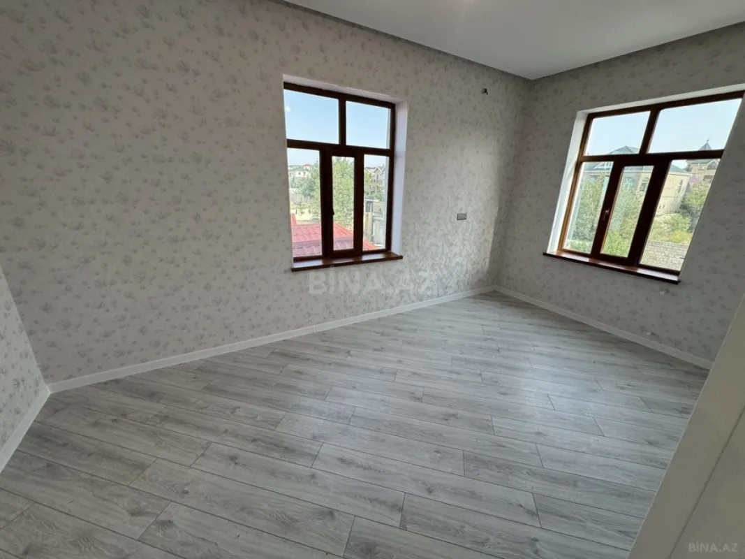 Satılır 6 otaqlı həyət evi 220 m²