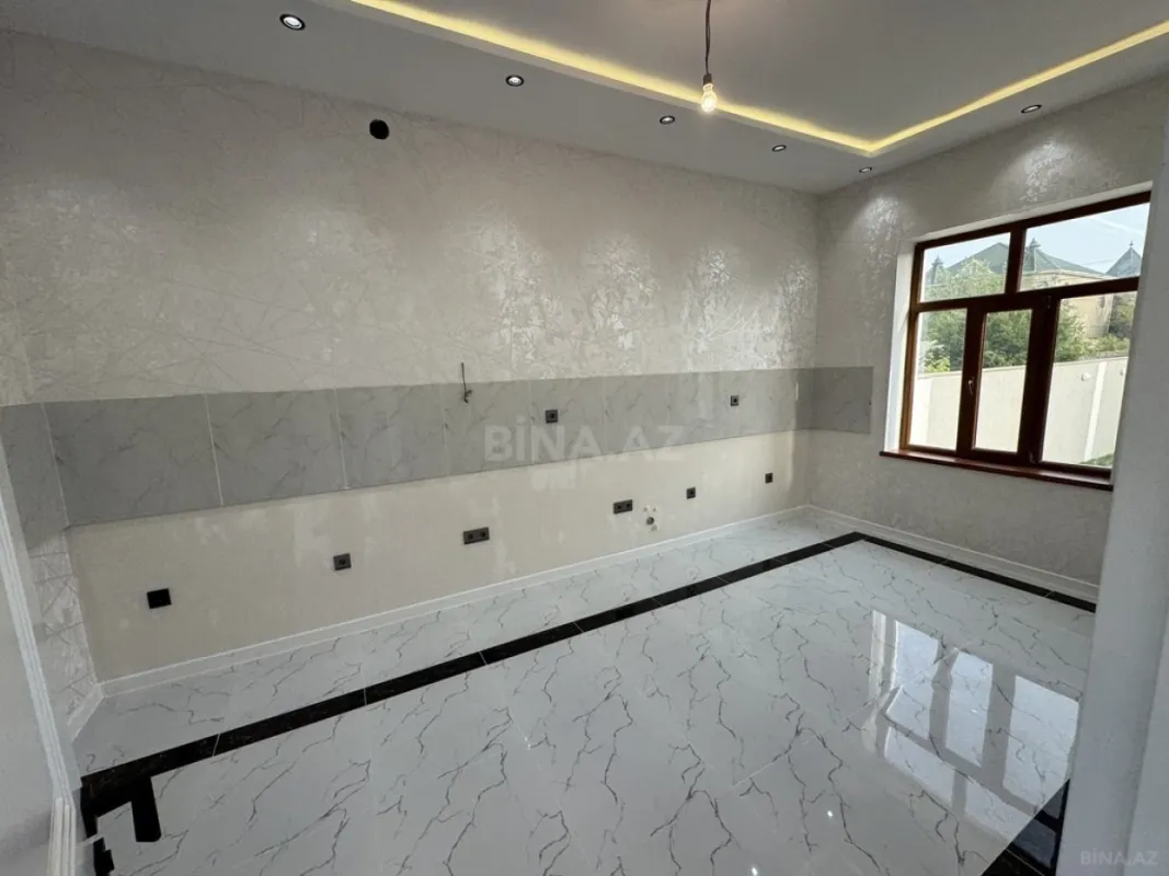 Satılır 6 otaqlı həyət evi 220 m²