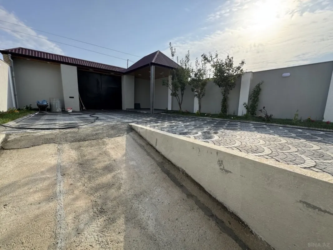 Satılır 6 otaqlı həyət evi 220 m²