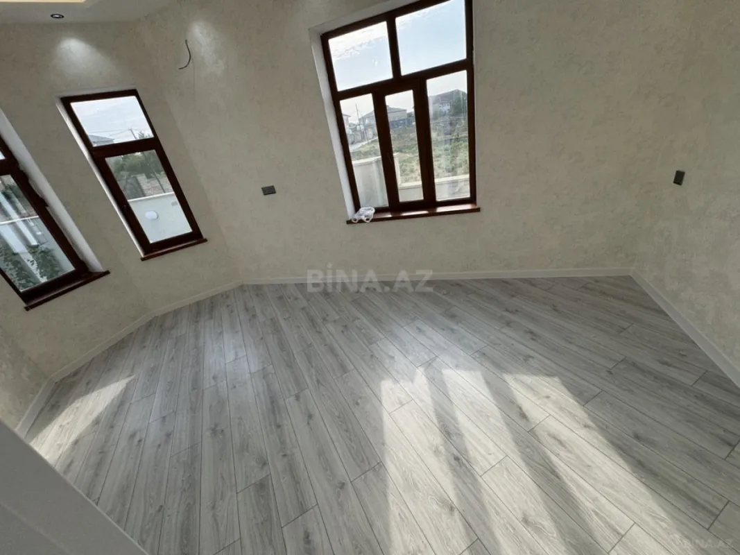 Satılır 6 otaqlı həyət evi 220 m²