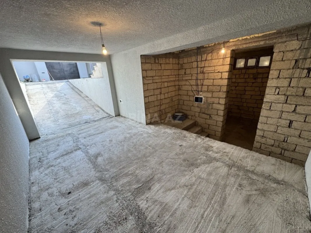 Satılır 6 otaqlı həyət evi 220 m²