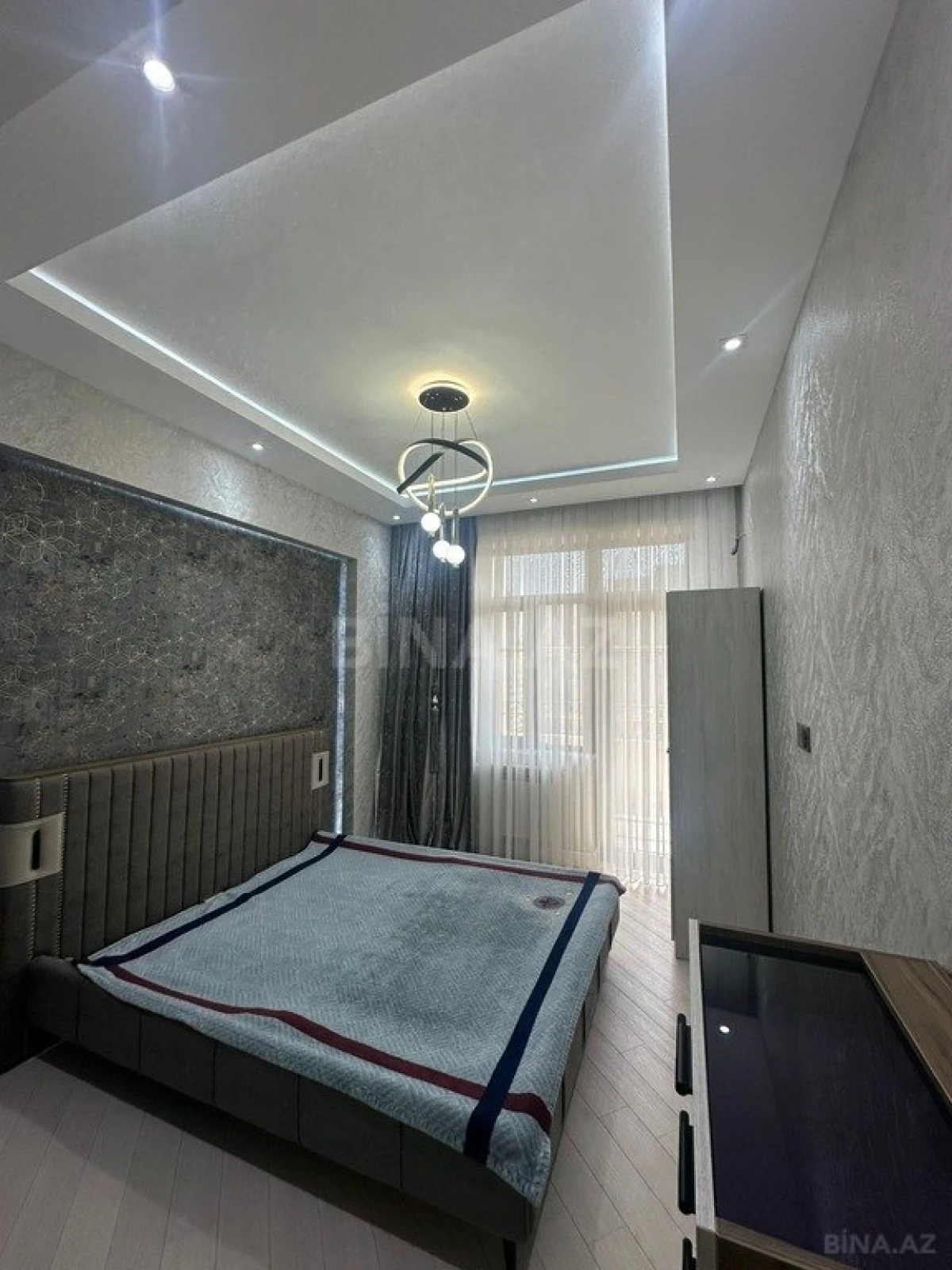 Satılır 2 otaqlı mənzil 68 m²