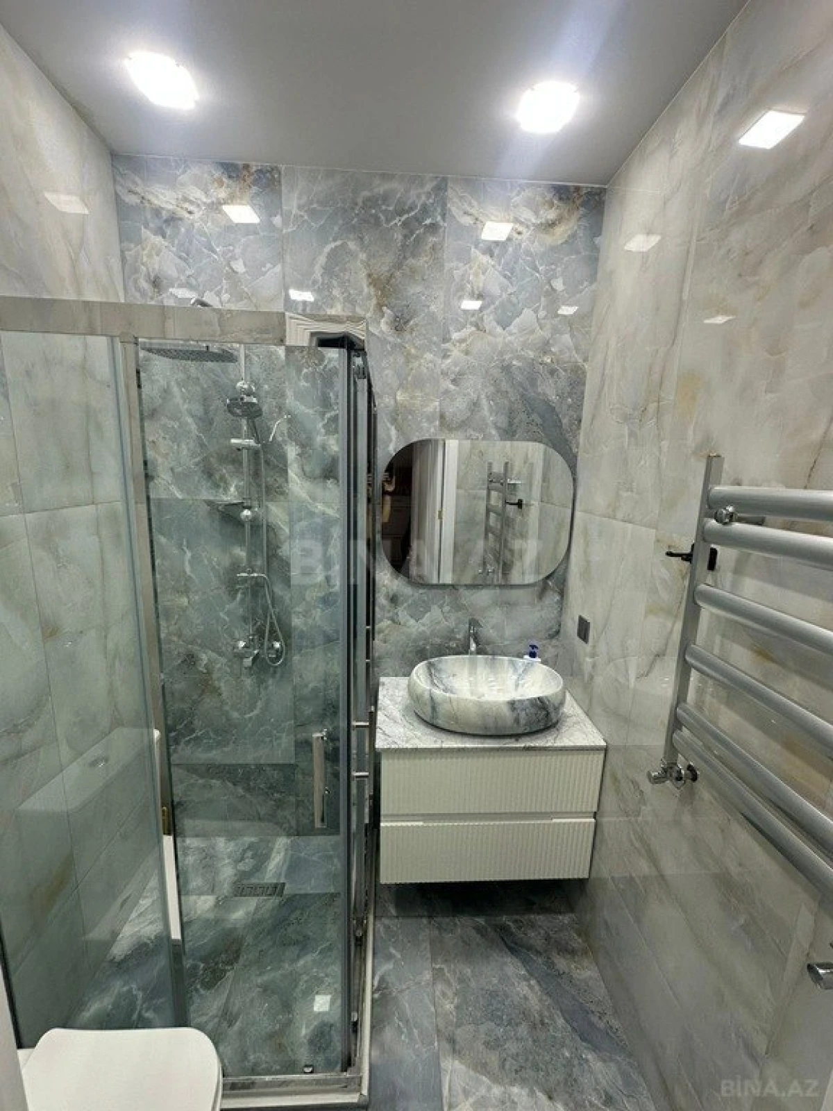 Satılır 2 otaqlı mənzil 68 m²