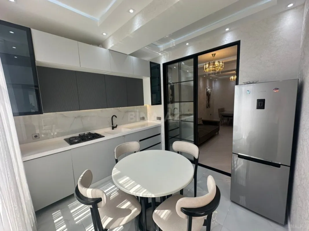 Satılır 2 otaqlı mənzil 68 m²