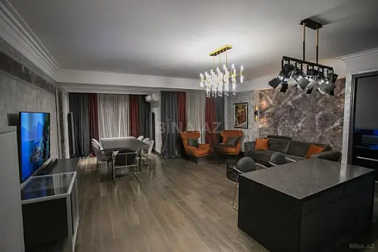 Kirayə verilir 4 otaqlı mənzil 155 m²