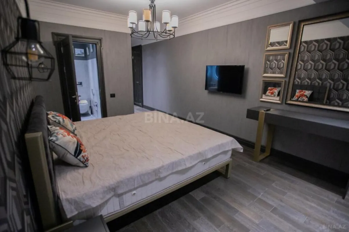 Kirayə verilir 4 otaqlı mənzil 155 m²