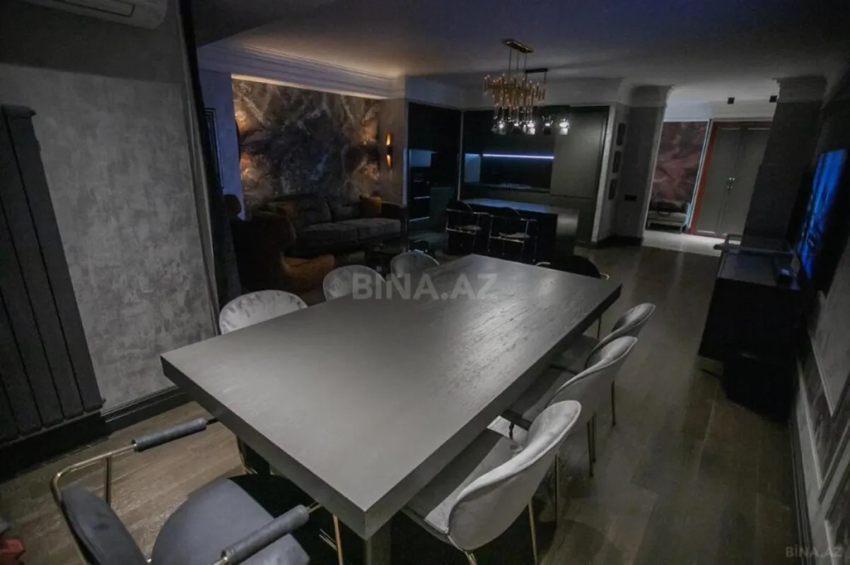 Kirayə verilir 4 otaqlı mənzil 155 m²