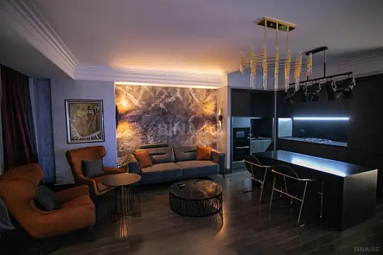 Kirayə verilir 4 otaqlı mənzil 155 m²