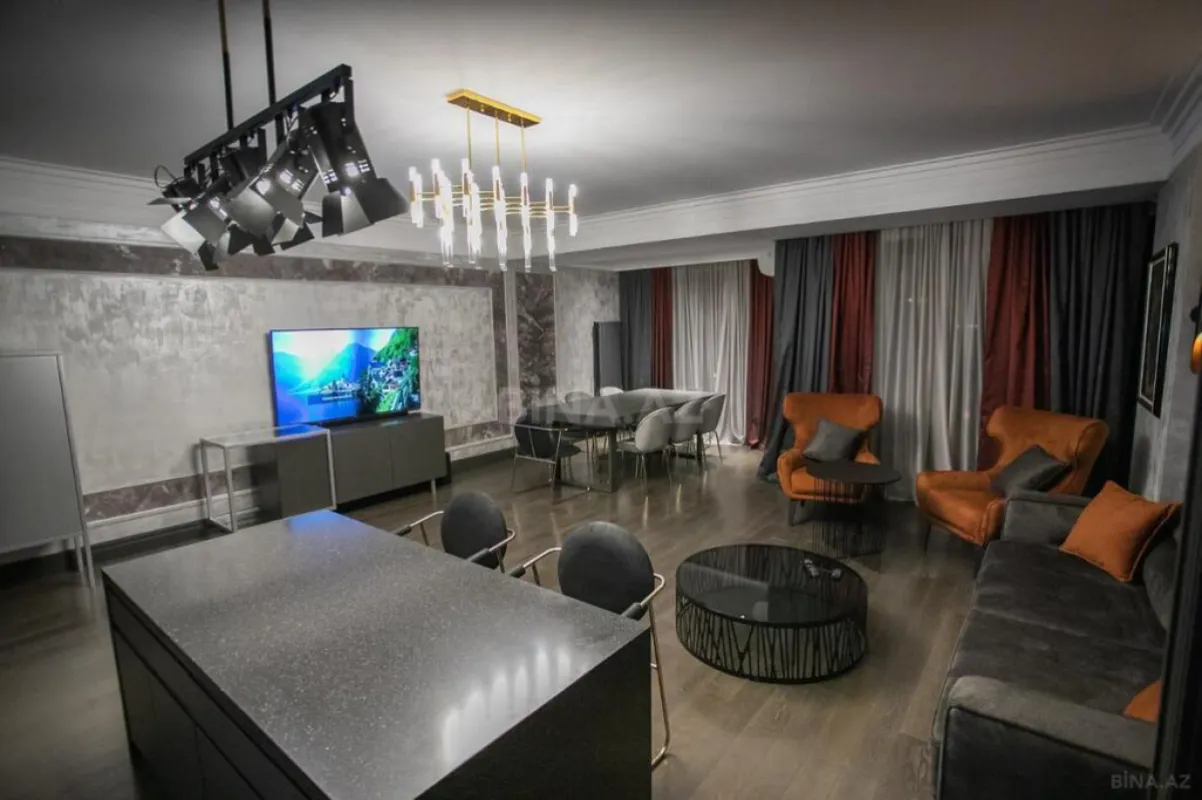 Kirayə verilir 4 otaqlı mənzil 155 m²