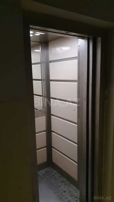 Satılır 3 otaqlı mənzil 135.5 m²