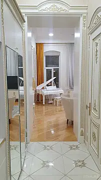 Satılır 3 otaqlı mənzil 135.5 m²