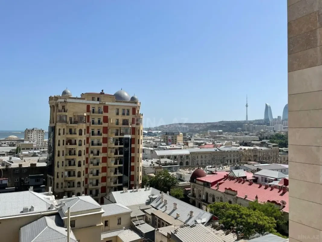 Satılır 3 otaqlı mənzil 152 m²