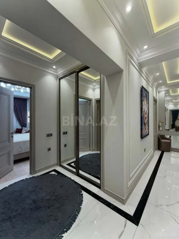 Satılır 3 otaqlı mənzil 125 m²