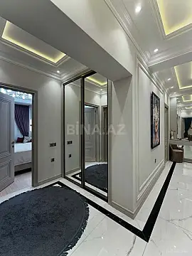 Satılır 3 otaqlı mənzil 125 m²
