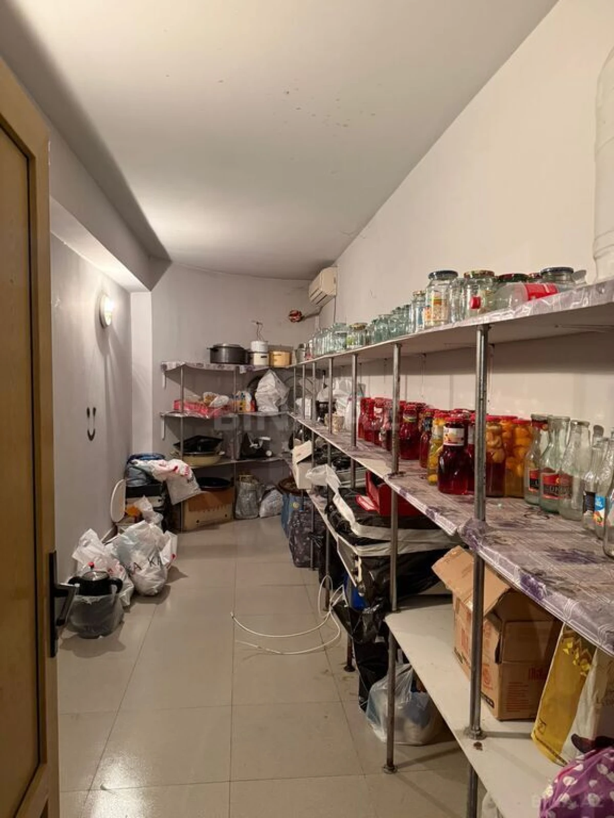 Satılır 10 otaqlı həyət evi 1100 m²