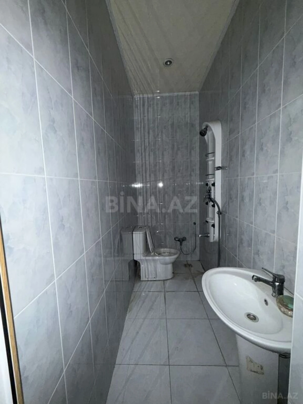 Satılır 10 otaqlı həyət evi 1100 m²