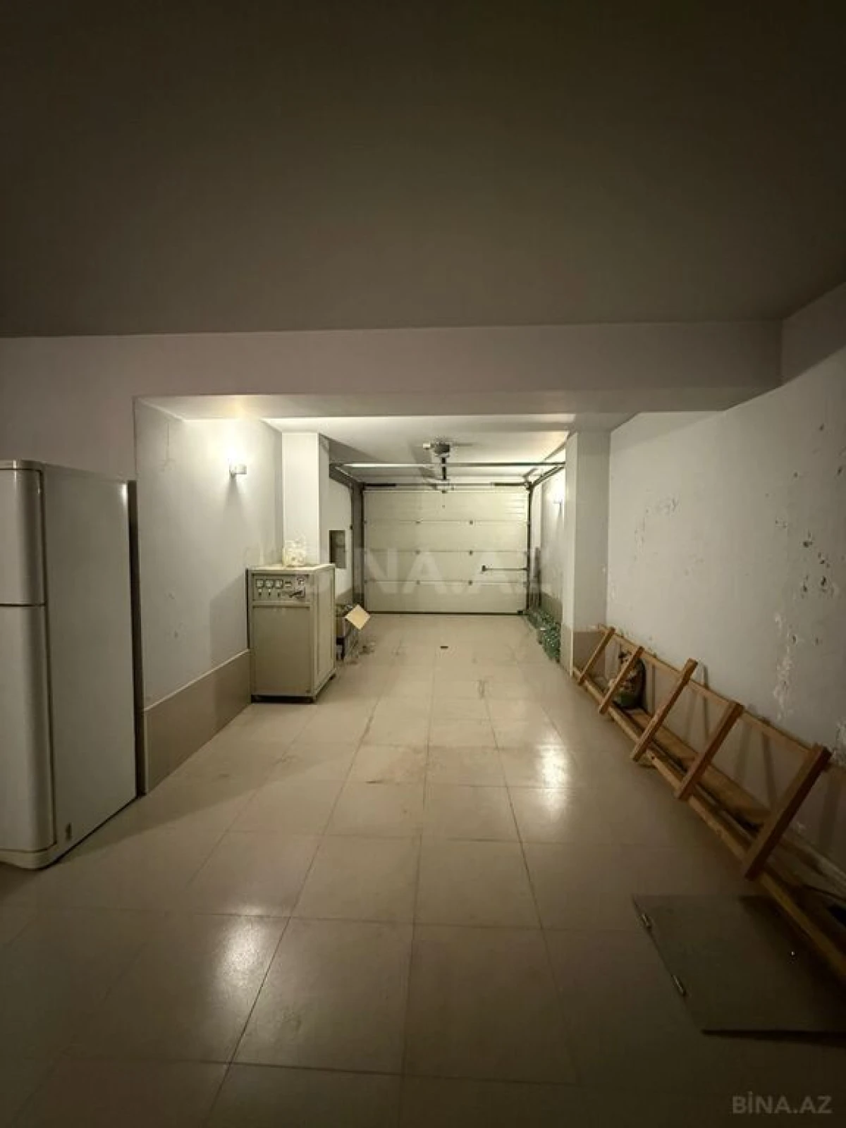 Satılır 10 otaqlı həyət evi 1100 m²