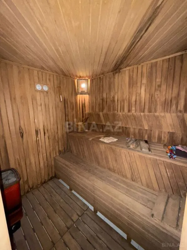 Satılır 10 otaqlı həyət evi 1100 m²