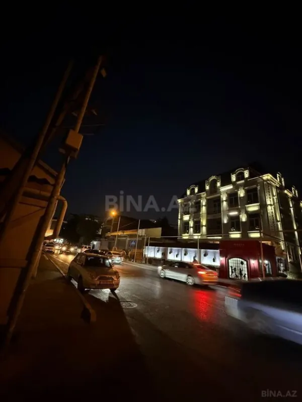 Satılır 10 otaqlı həyət evi 1100 m²