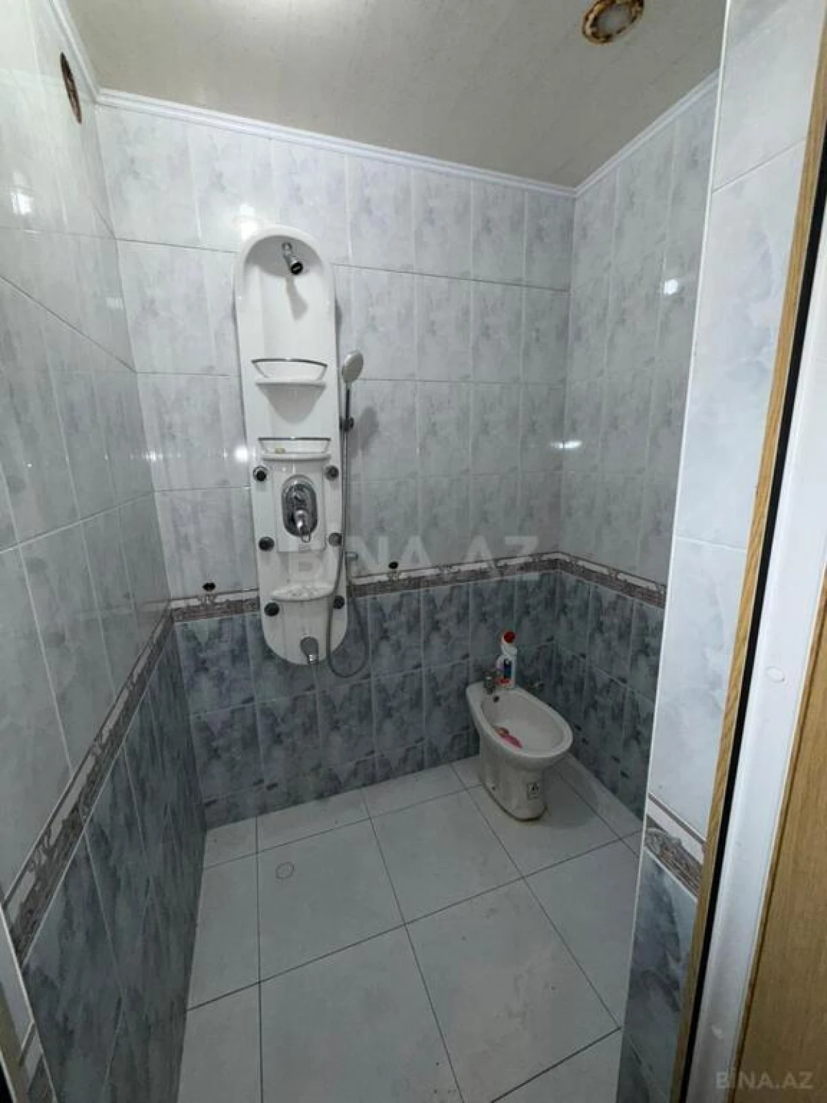 Satılır 10 otaqlı həyət evi 1100 m²