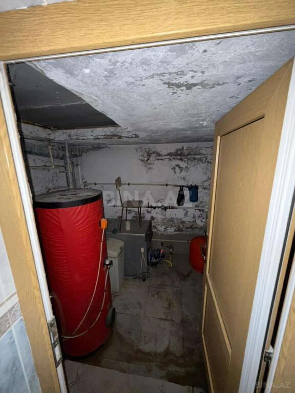 Satılır 10 otaqlı həyət evi 1100 m²