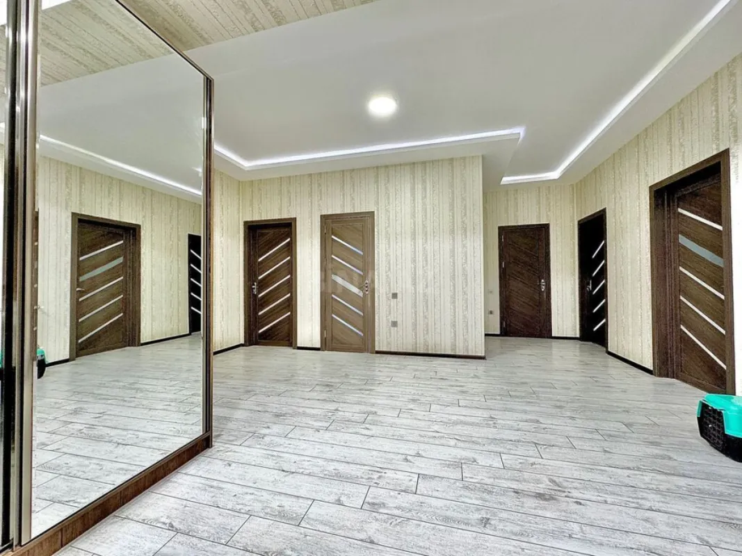 Satılır 3 otaqlı mənzil 133 m²